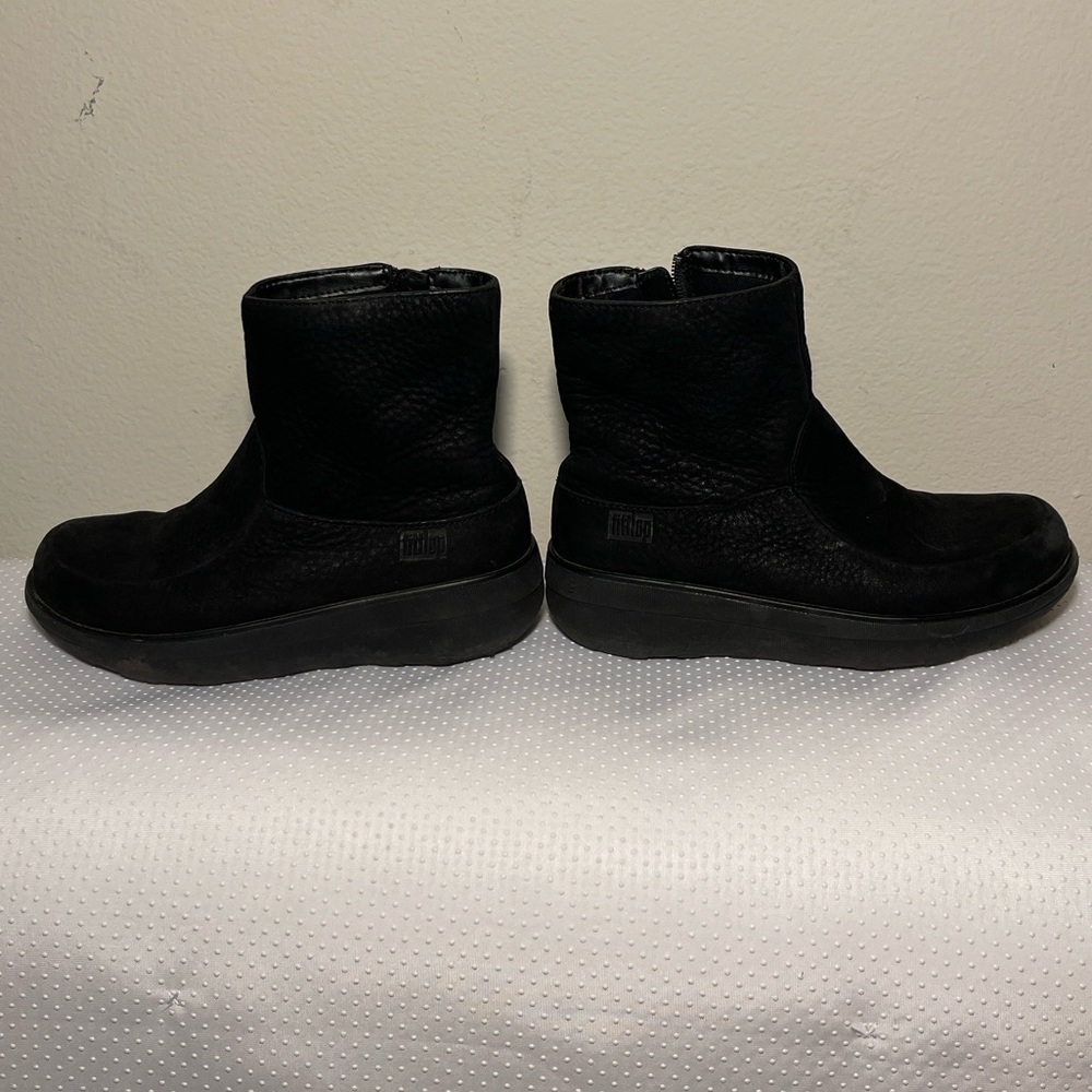 FitFlop Loaff Shorty Zip Nubuck Boot Shoes Style 594-001 Black Size 5